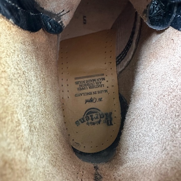 Vintage Dr. Martens England Embossed Leather Black Boots Size 5 - Picture 7 of 13